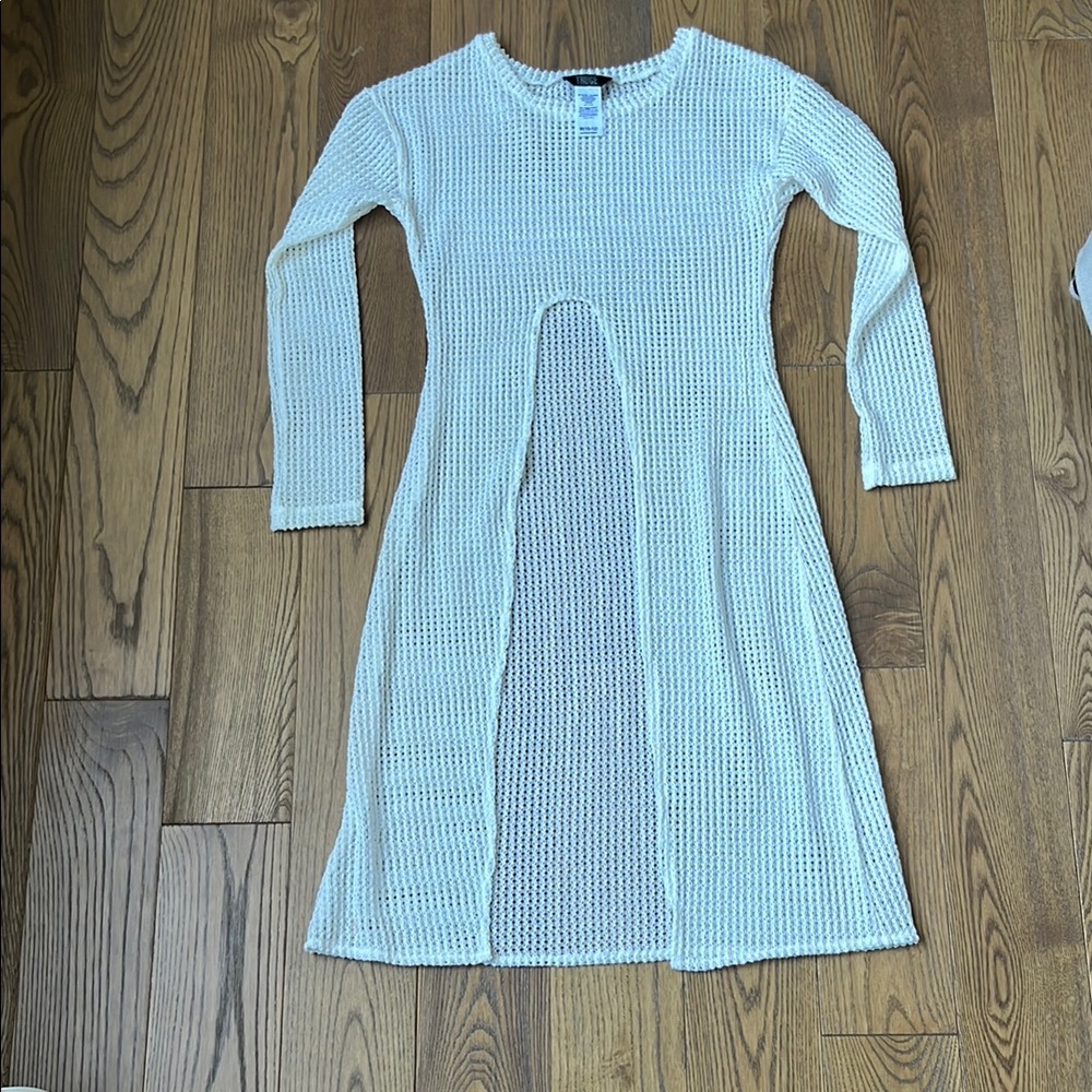 White Swim Coverup with Long Sleeves and A-line Design